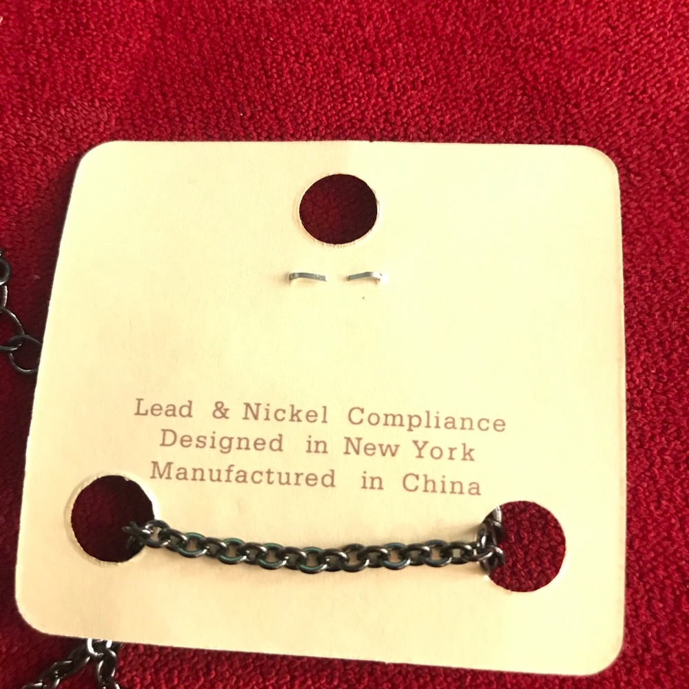 *FREE! with $9 purchase* โAvecโ Honeycomb Necklace, silver bee charm - Picture 6 of 10